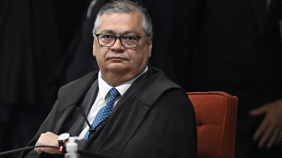 Juiz do Supremo pede investigação a Bolsonaro pela gestão da Covid-19
