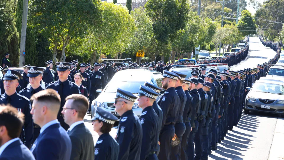 Austrália oferece 500 mil euros para capturar suspeito da morte de polícias
