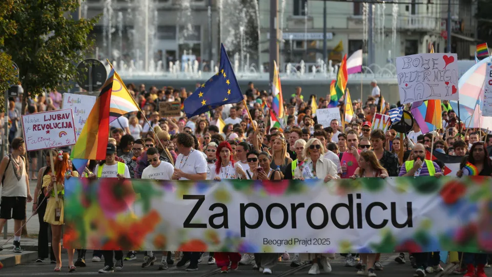 "Gays contra o estado policial!" Marcha condena violência das autoridades