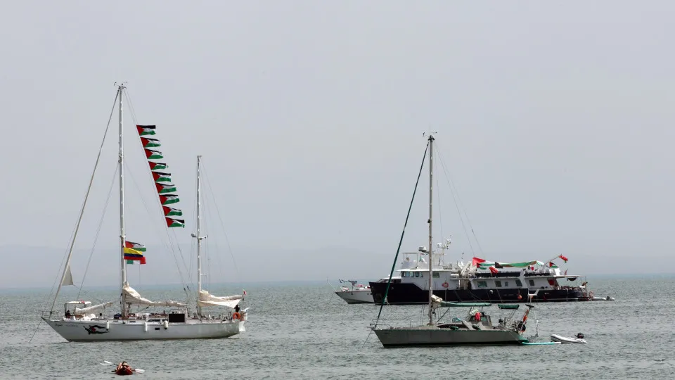 Israel diz "estar pronto" para intercetar flotilha rumo a Gaza