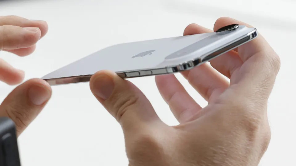 Após obstáculos, Apple lança iPhone Air na China