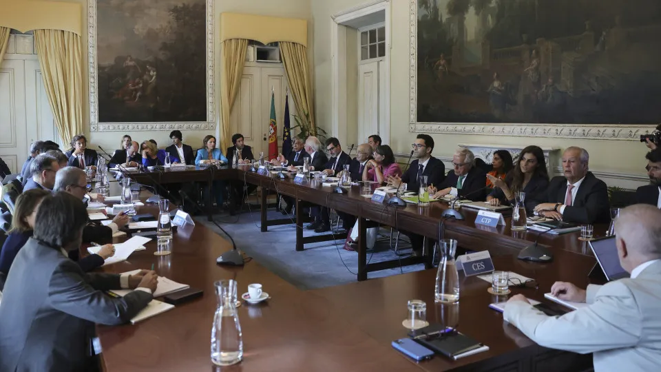 Salário mínimo? Governo e parceiros reúnem-se com estes pontos na agenda