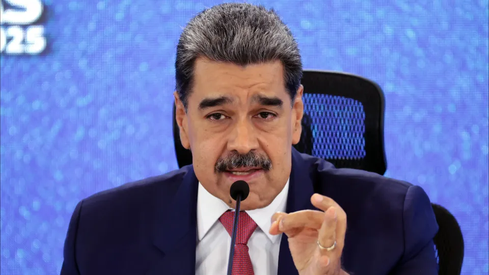 Maduro espera que "diplomacia do Vaticano" ajude Venezuela a "preservar paz"