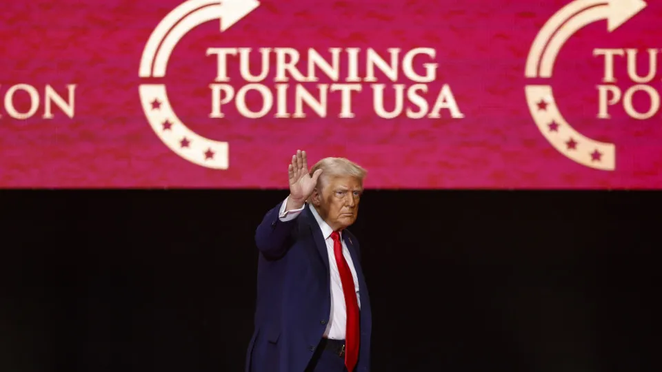 Donald Trump homenageia Charlie Kirk e denuncia "ataque" contra a nação