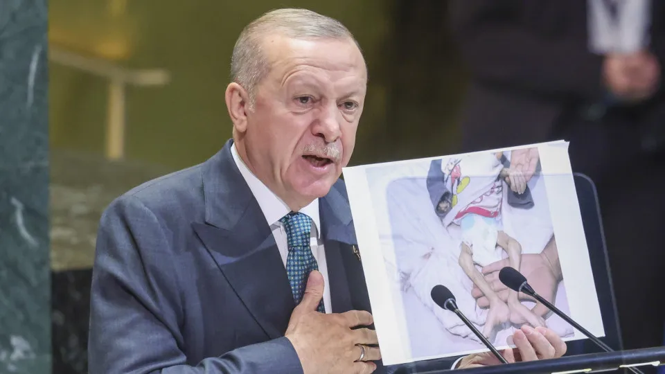 Erdogan denuncia "genocídio" na Palestina: "Netanyahu não quer paz"