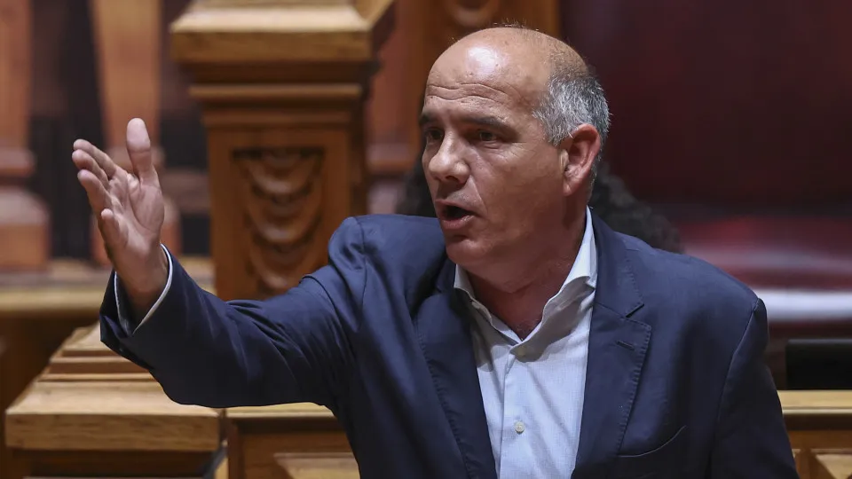 PCP diz que Governo negoceia sempre com mesmos ao serviço de interesses