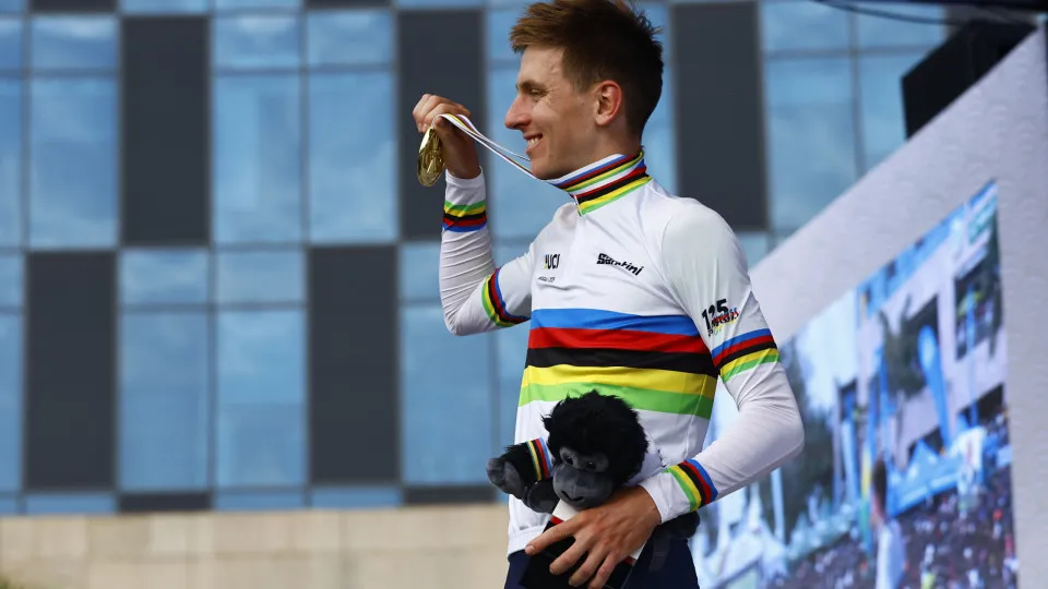 Pogacar segue imparável e vence Volta à Lombardia pela quinta vez seguida
