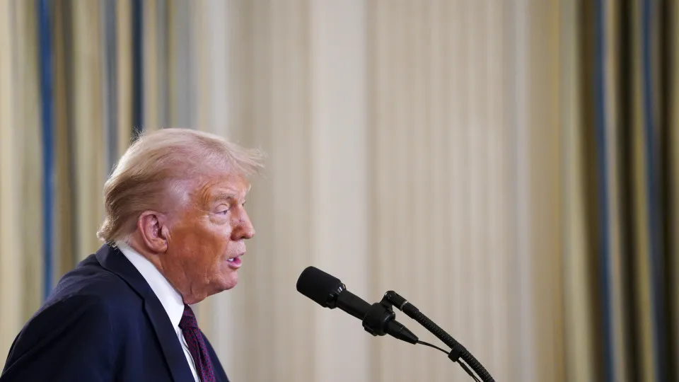 Trump cancela fundos de 223 projetos de energia em 16 Estados democratas
