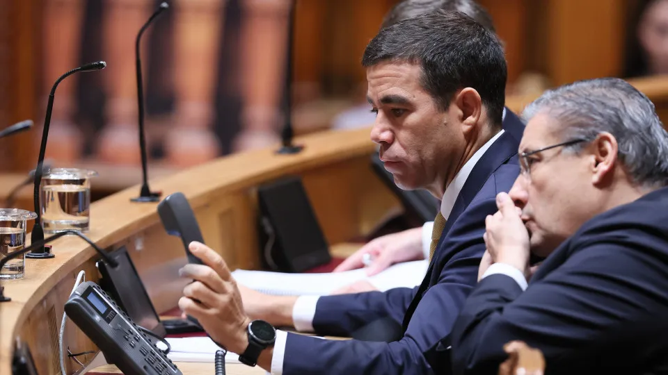 Governo fala em "esforço equilibrado" do Chega e saúda proposta do PS