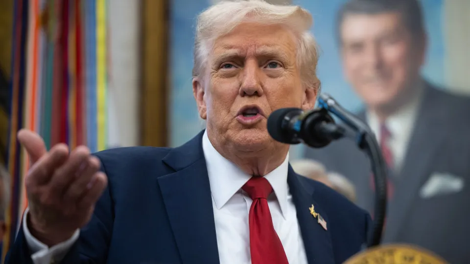 Trump anuncia acordo com Israel. Hamas diz que ataques continuam