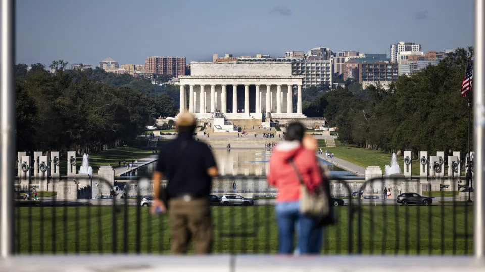 'Shutdown' que dura há 16 dias 'encerra' principais museus em Washington