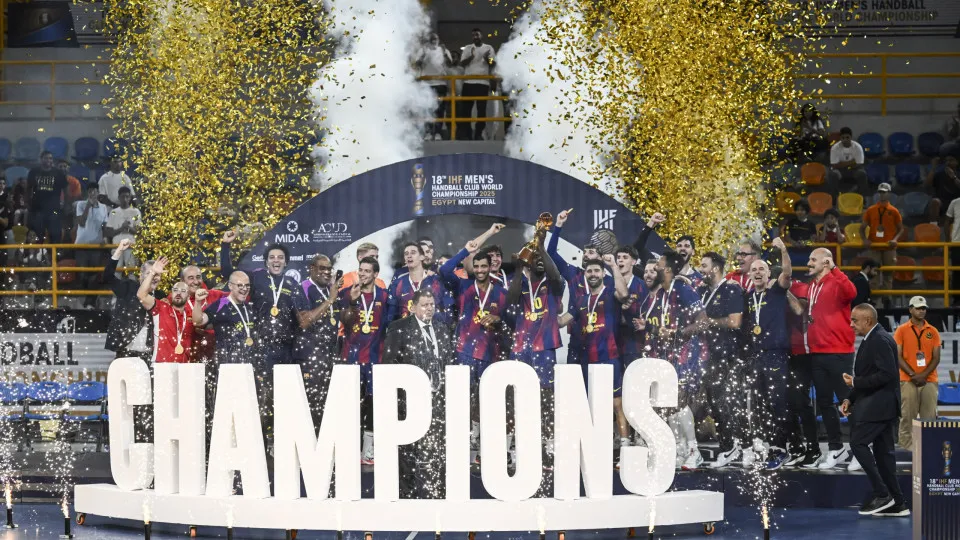 Barcelona bate Veszprém e conquista Mundial de clubes de andebol