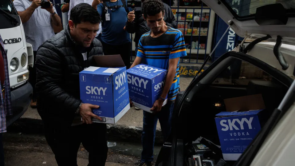 Mortes associadas a intoxicação por metanol no Brasil. Que se passa?
