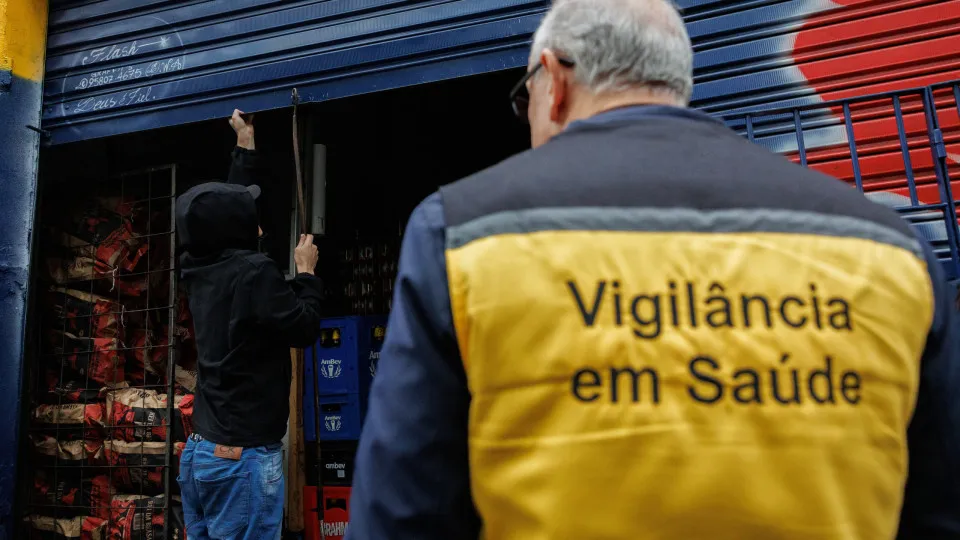 Brasil investiga 156 casos de intoxicação por bebidas adulteradas
