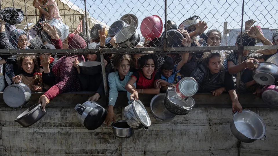 Cerca de 13,7 milhões correm risco de fome extrema com cortes na ajuda humanitária