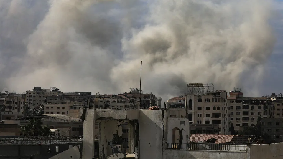 Israel ainda cerca cidade de Gaza. Regressar é "extremamente perigoso"