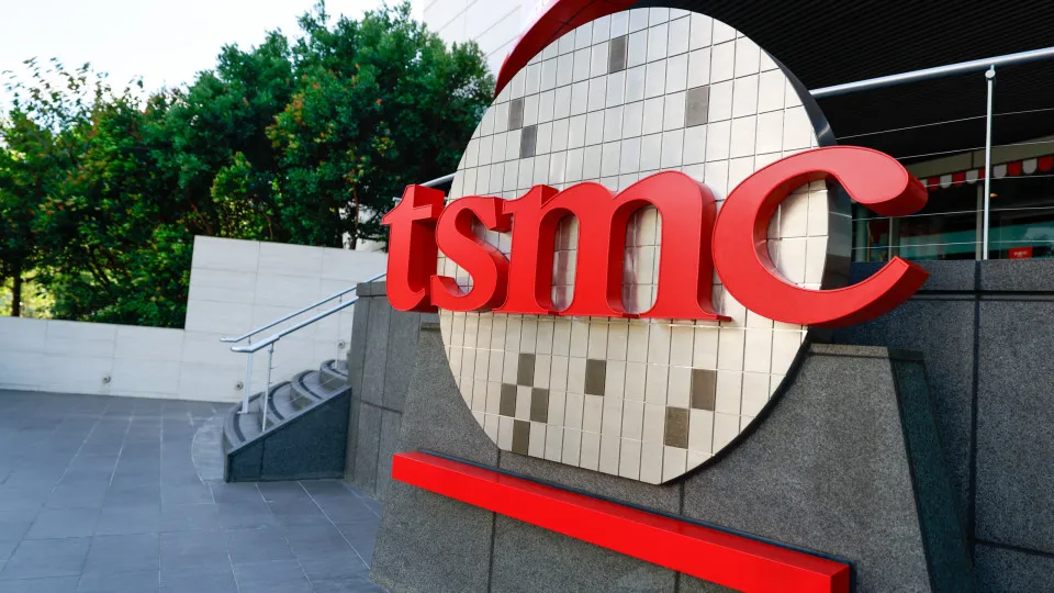 Graças a IA, taiwanesa TSMC regista aumento de quase 40% no lucro