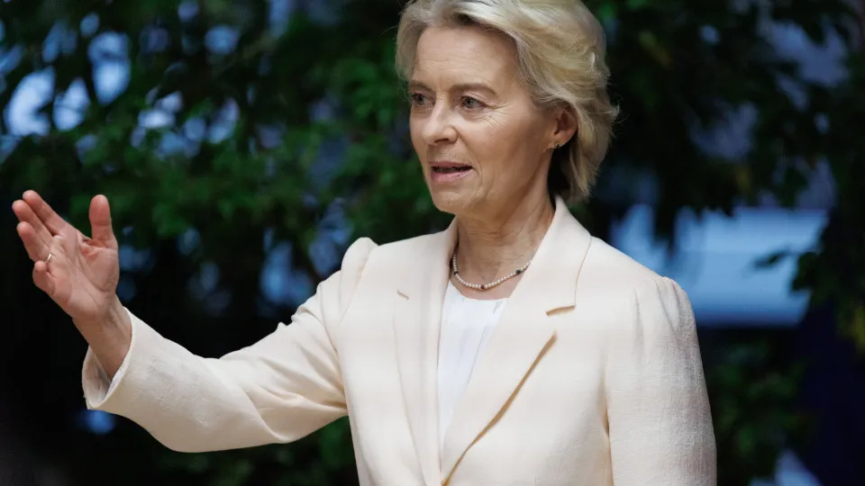 Von der Leyen inicia visita aos Balcãs e promete apoio na adesão à UE
