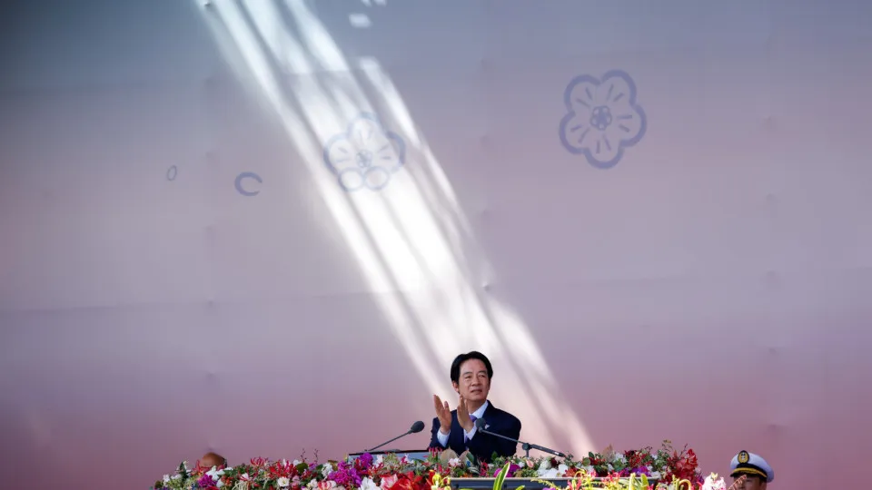 Taiwan insta China a "renunciar ao uso da força" para assumir o controlo