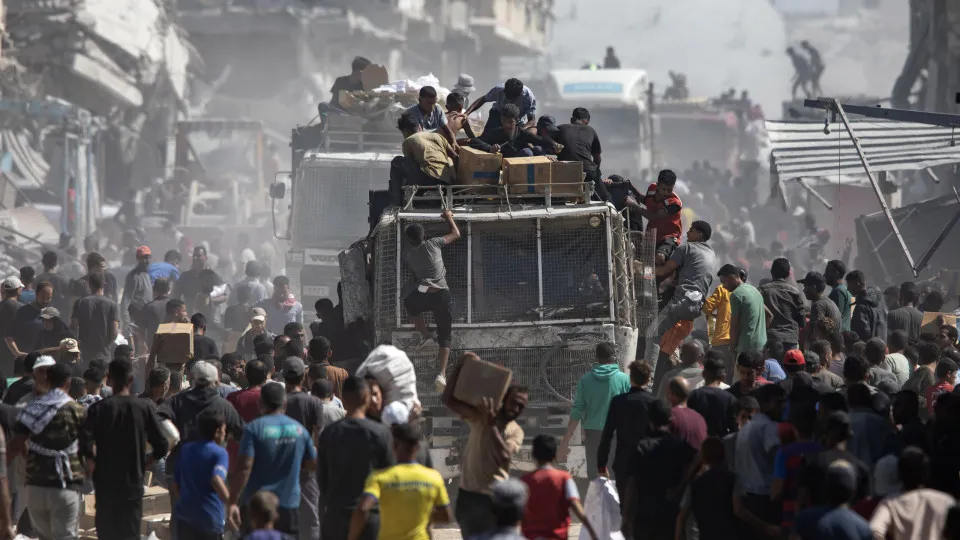 "Mais de 500.000 pessoas chegaram a Gaza entre ontem e agora"