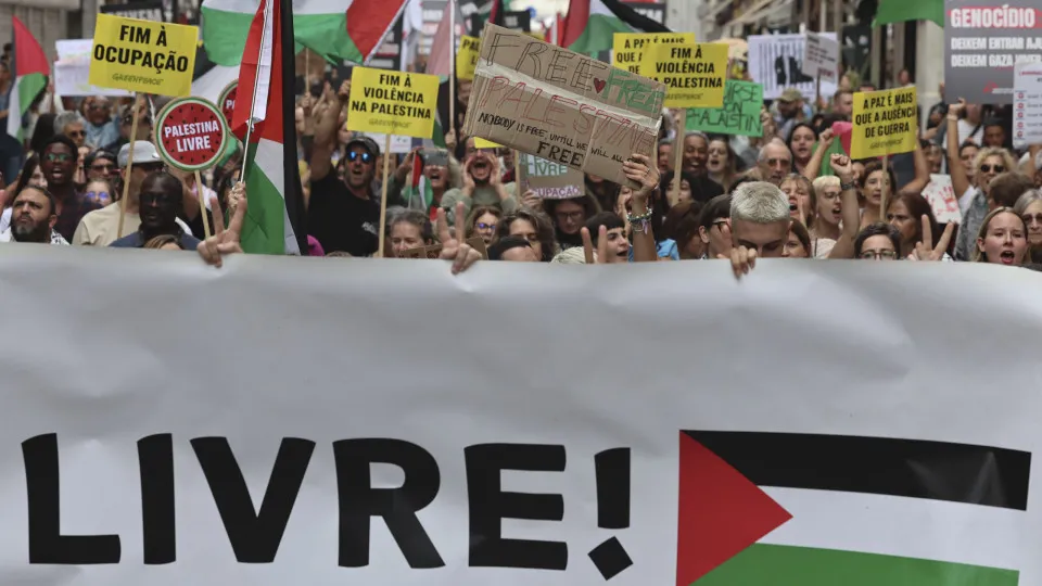 Milhares em Lisboa pedem respeito pelo cessar-fogo na Palestina