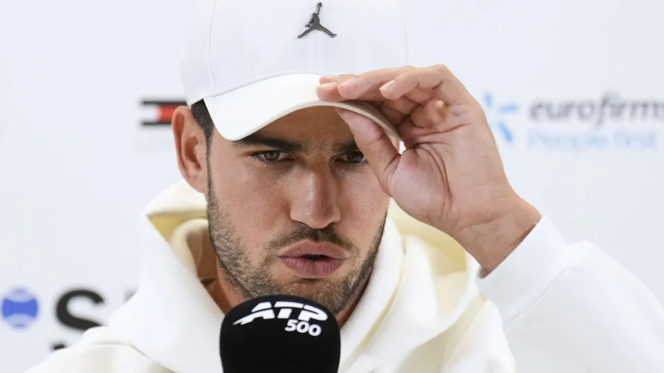 Carlos Alcaraz desiste do Masters 1.000 de Cincinnati por lesão