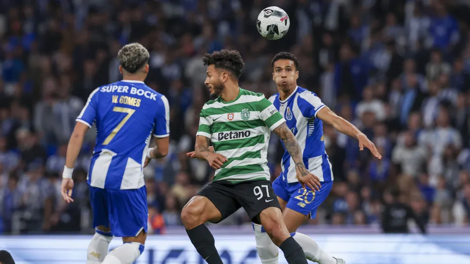 Clássico 'azul e verde' domina atenções e apaga holofotes da Luz