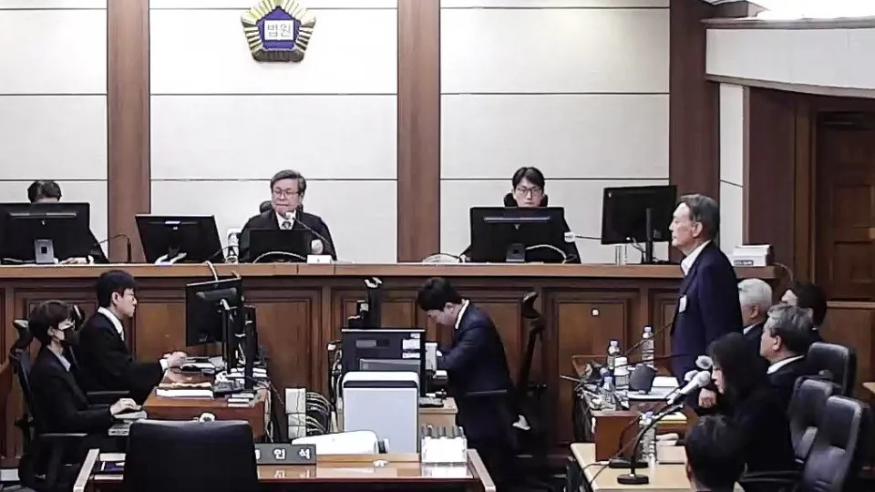 Ex-Presidente sul-coreano condenado a dois anos por sondagens ilegais