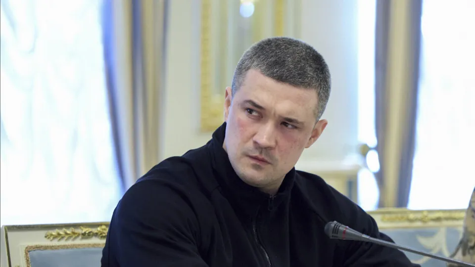 Ex-ministro da Defesa ucraniano recusa cargos propostos por Zelensky