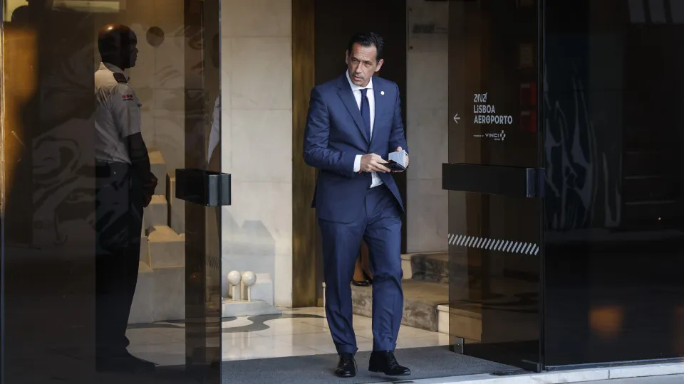 Árbitros condicionam início de trabalhos à retratação de Proença