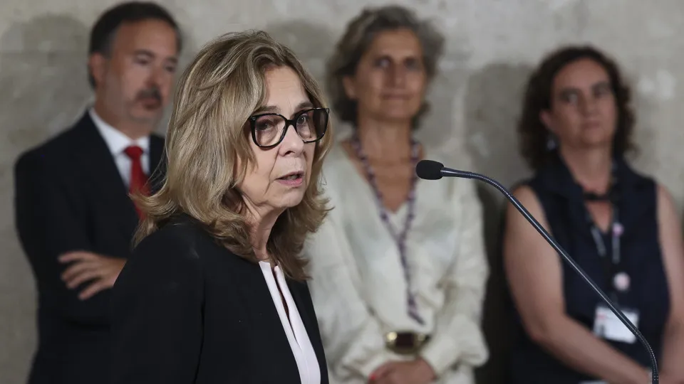 Ministra aguarda explicações do INEM sobre morte de homem em Guimarães