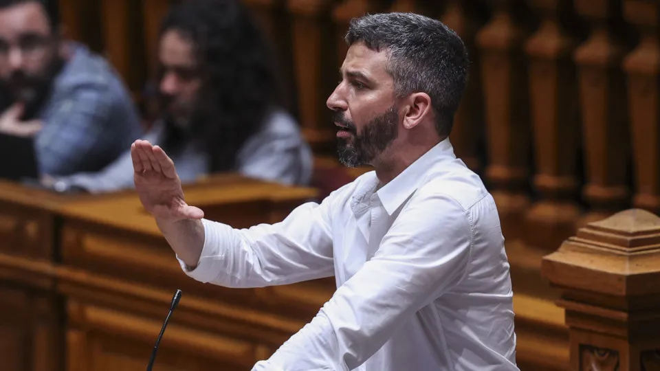 Bloco junta-se ao PCP para levar Prestação Social Única ao Parlamento