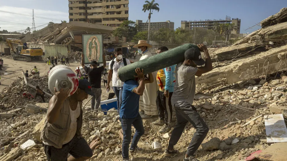 Duplo sismo na Venezuela matou 121 portugueses e lusodescendentes