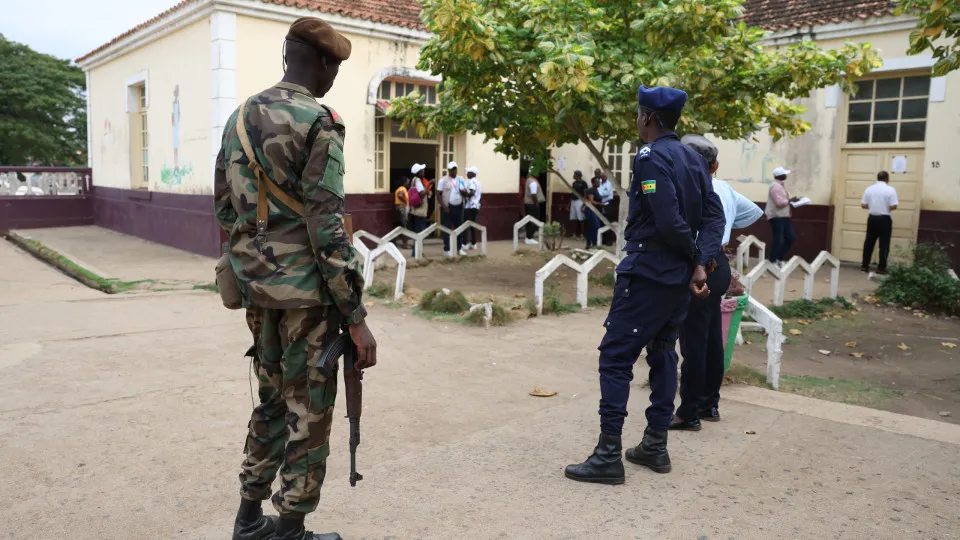 Fraca afluência às urnas em São Tomé e dois bloqueios a sul da capital
