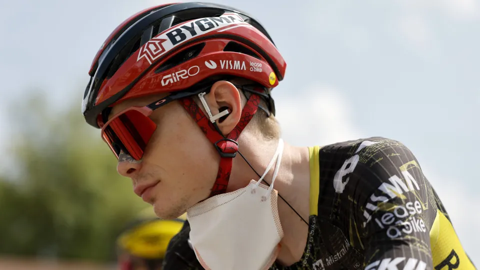 Pogacar e Vingegaard submetidos a controlos antidoping no Tour