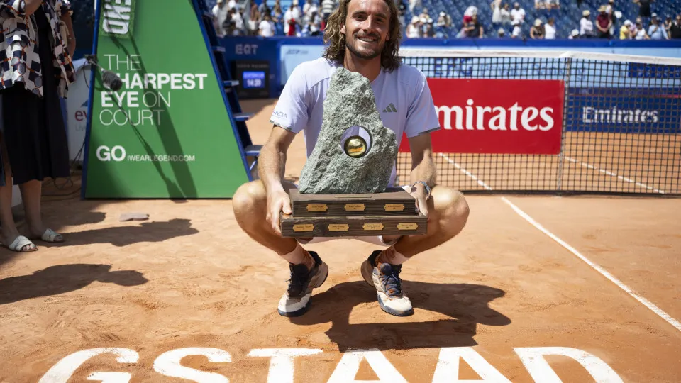 Stefanos Tsitsipas está de volta aos títulos, 16 meses depois