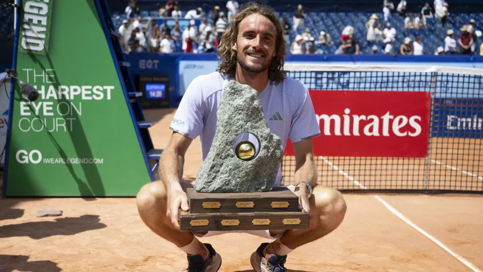 Stefanos Tsitsipas está de volta aos títulos, 16 meses depois
