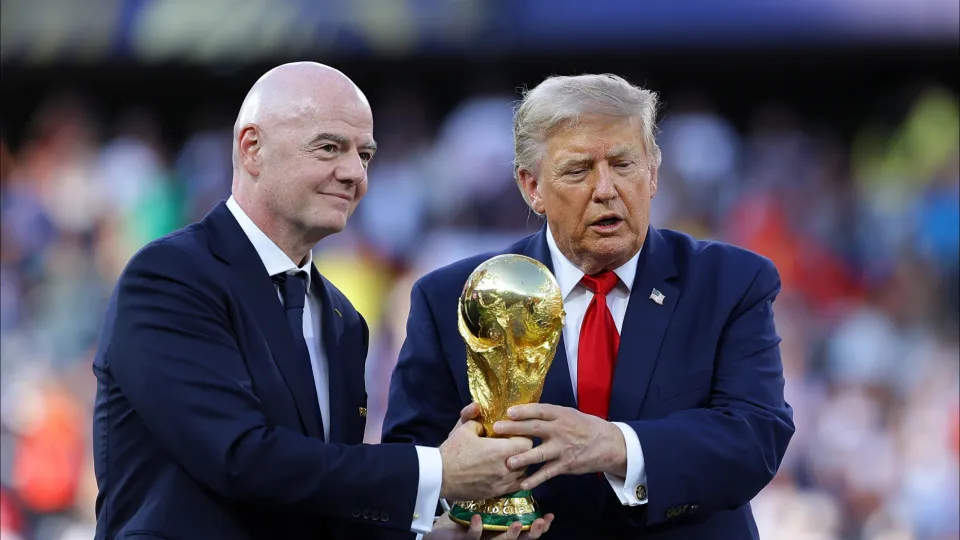 Infantino dá passo atrás: Caiu plano da FIFA de vender Mundial a privados