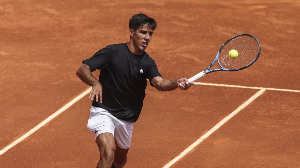 Tiago Torres eliminado nos quartos de final do Estoril Open