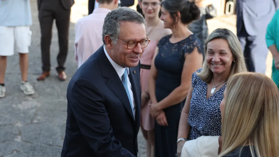 Seguro exige notas dos exames "a tempo" da candidatura ao superior