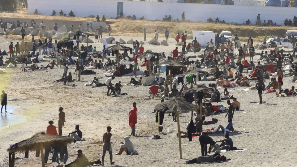 UE quer reforçar fronteiras e regresso de migrantes após crise em Ceuta