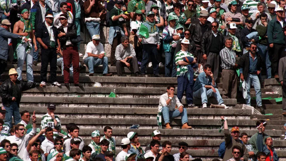 Final da Taça de 1995/96 prosseguiu para evitar tragédia ainda maior