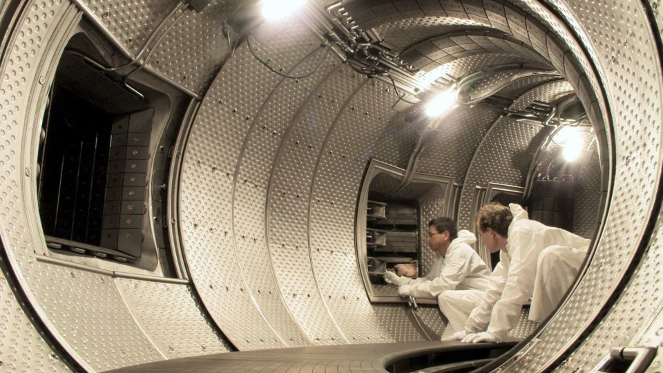 Cientistas alcançam recorde de energia de fusão nuclear sustentada