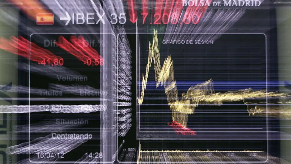 Bolsa espanhola fecha inalterada após chumbo da proposta de orçamento