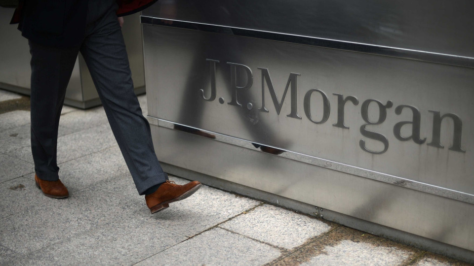 JP Morgan fechou contratos por boas relações com Governo