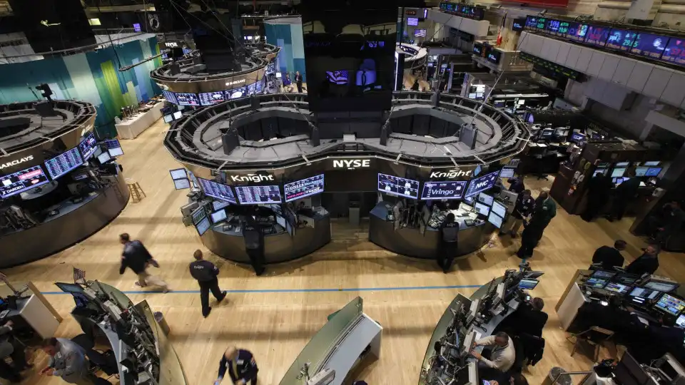 Wall Street abre última sessão da semana com ganhos ligeiros