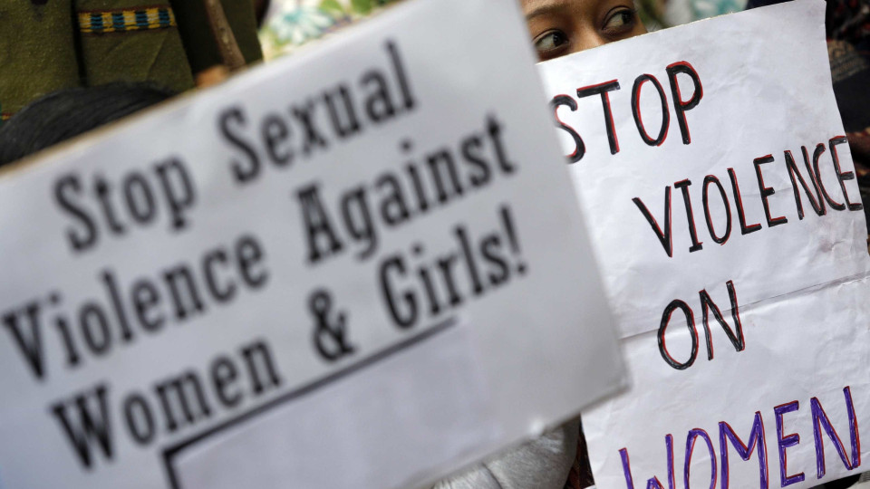 Menina de 15 anos violada a poucos metros da escola