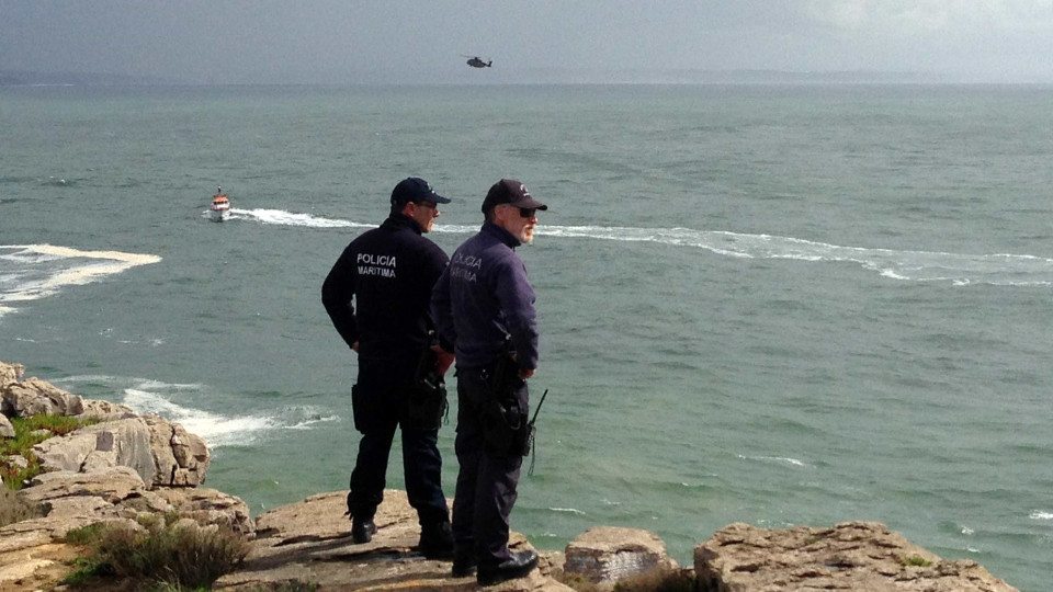 Suspensas buscas por pescador desaparecido no mar em Peniche