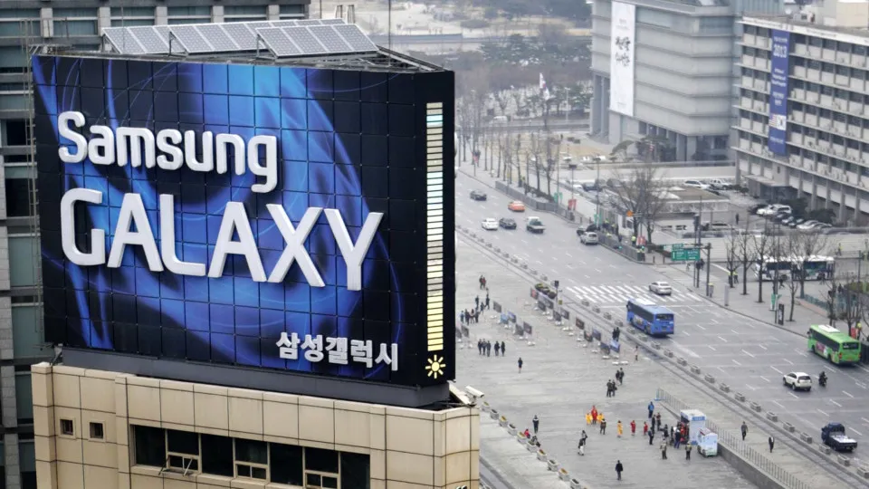 Samsung acrescenta dois 'Mega' smartphones à gama Galaxy