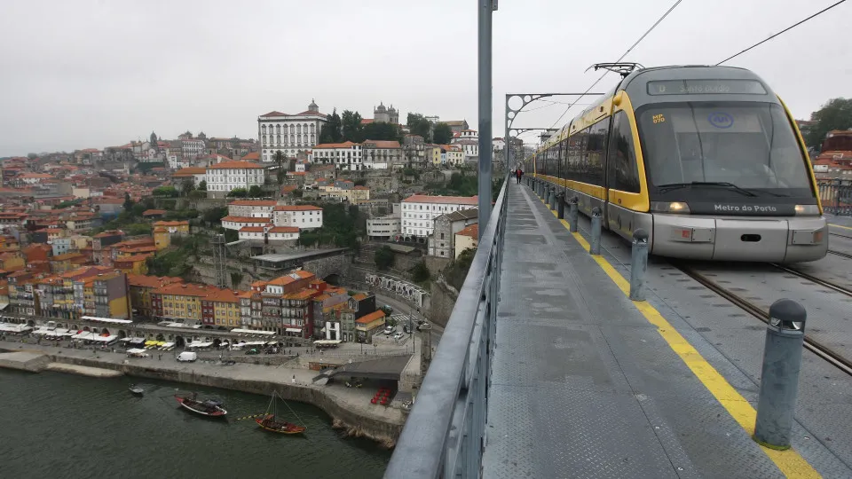 Anda' é a "nova maneira de utilizar transportes públicos com o telemóvel"